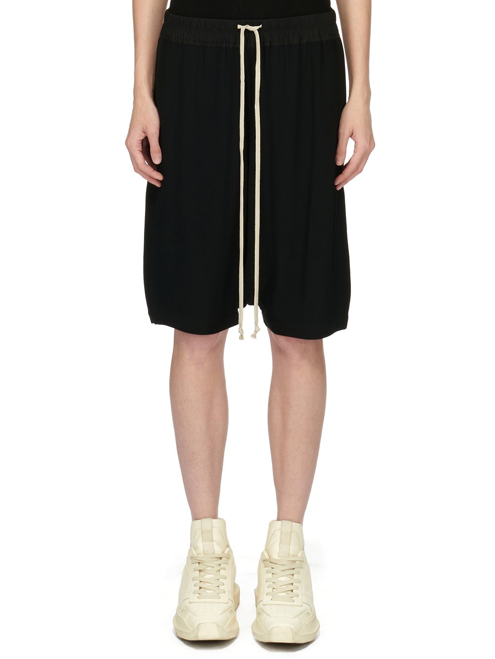 RICK OWENS FOREVER PODS SHORTS IN BLACK CADY CREPE. 