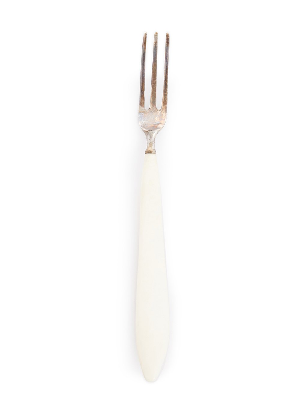 RICK OWENS DESSERT FORK FEATURES A THREE TINE STERLING SILVER TOP AND A NATURAL COLOR BONE HANDLE.