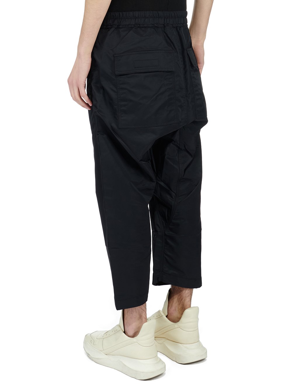 RICK OWENS FW23 LUXOR CLASSIC CARGO CROPPED DRAWSTRING IN BLACK RECYCLED BOMBER