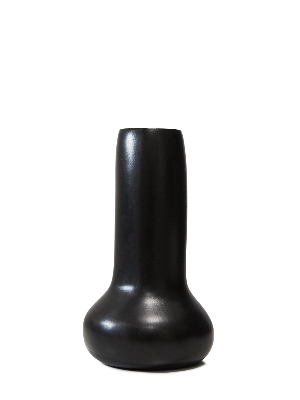 RICK OWENS BUD VASE IN BLACK BRONZE FEATURES A OVAL SHAPE BOTTOM AND A MIDI-LENGTH NECK. RICK OWENS BUD VASE IN BLACK BRONZE FEATURES A OVAL SHAPE BOTTOM AND A MIDI-LENGTH NECK.