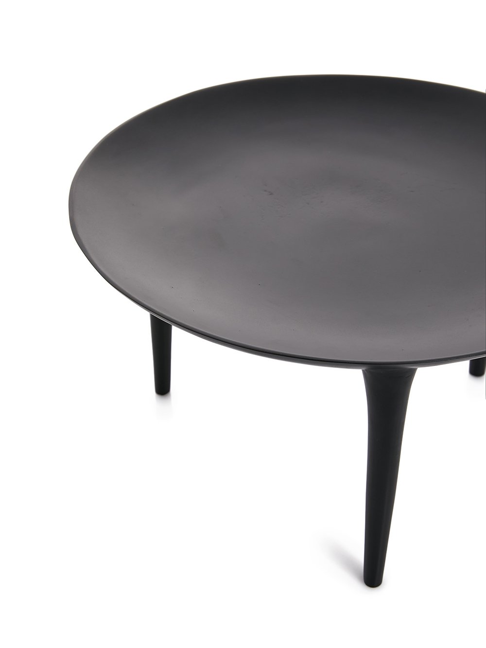 RICK OWENS BRAZIER IN BLACK BRONZE IS A ROUND SHAPED THREE LEGGED TABLE WITH POLISHED SURFACE.